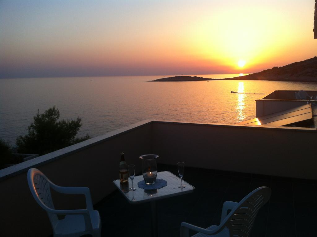 Direkt Am Meer-Apartments Puntaplanka โรกอซนิซา ภายนอก รูปภาพ