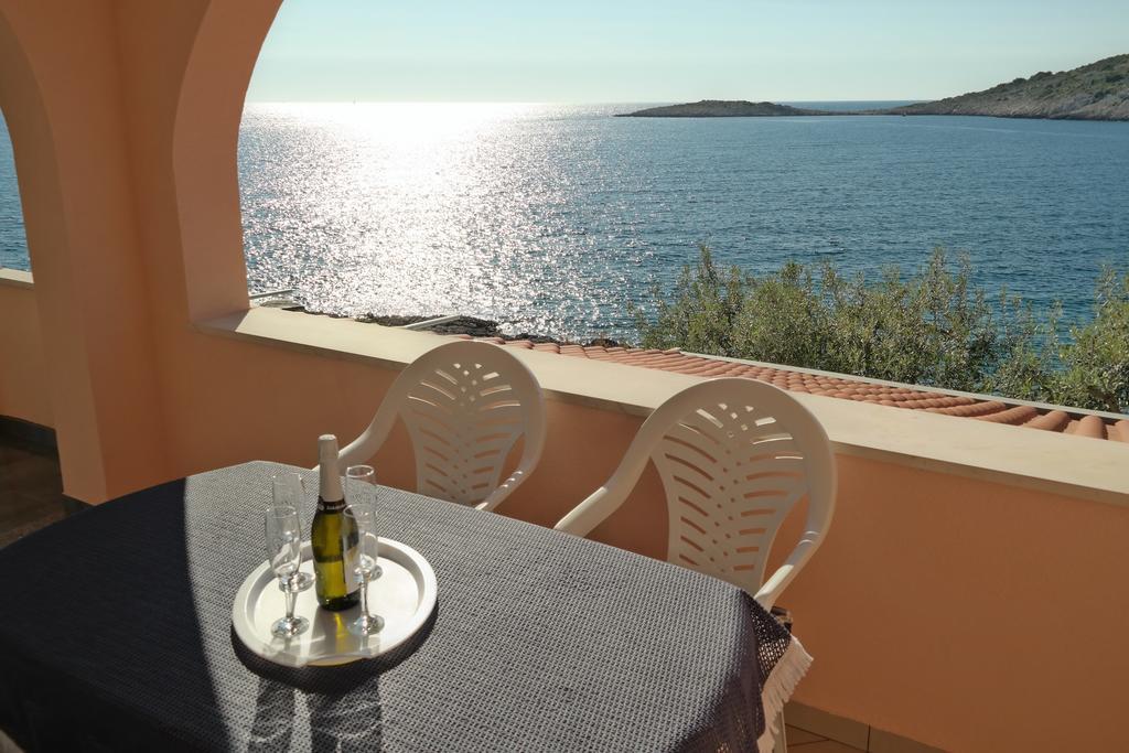 Direkt Am Meer-Apartments Puntaplanka โรกอซนิซา ภายนอก รูปภาพ