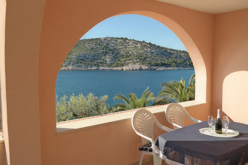 Direkt Am Meer-Apartments Puntaplanka โรกอซนิซา ภายนอก รูปภาพ