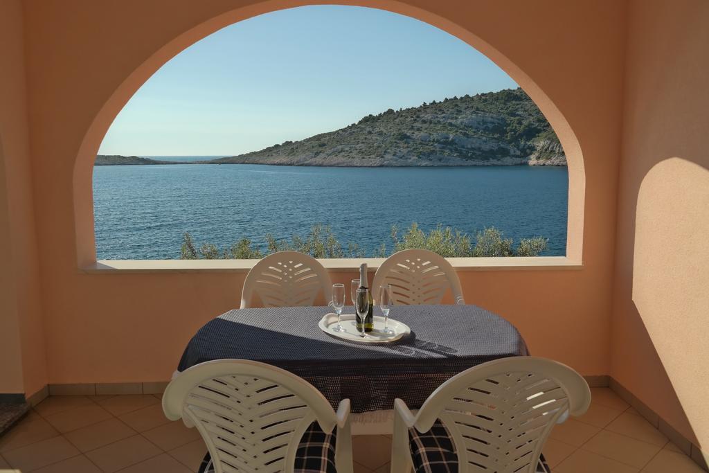 Direkt Am Meer-Apartments Puntaplanka โรกอซนิซา ภายนอก รูปภาพ