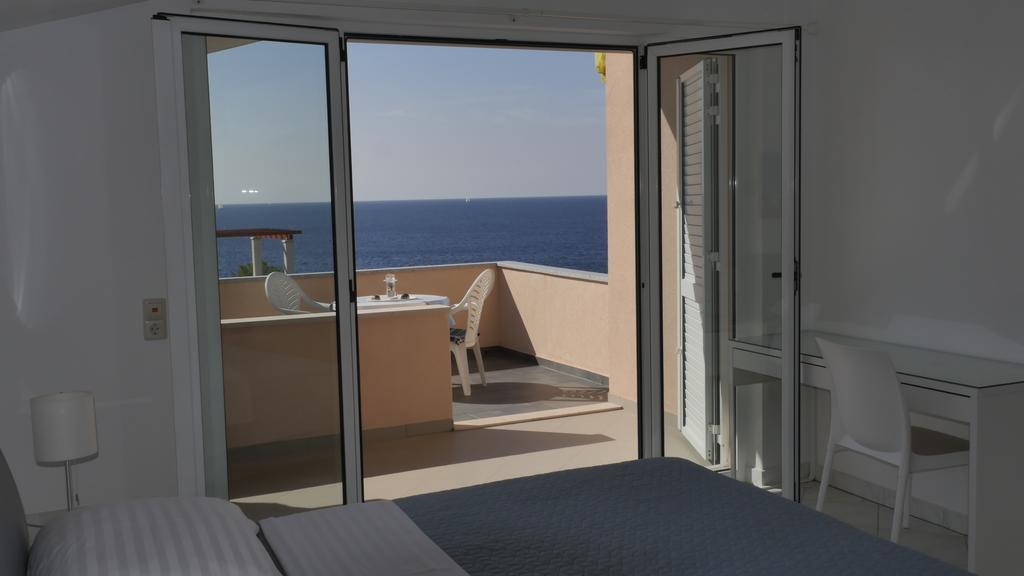 Direkt Am Meer-Apartments Puntaplanka โรกอซนิซา ภายนอก รูปภาพ