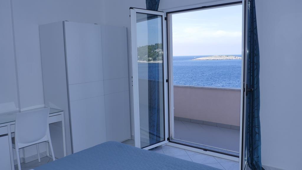 Direkt Am Meer-Apartments Puntaplanka โรกอซนิซา ภายนอก รูปภาพ